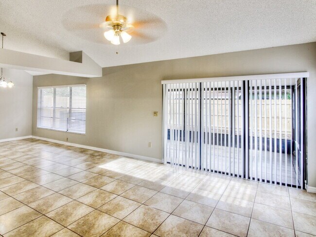 Building Photo - 439 E Springtree Way