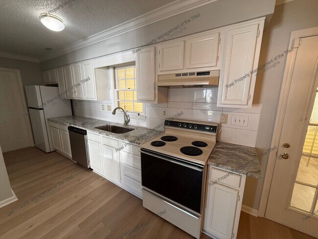 Building Photo - 127 Edgedale Ct