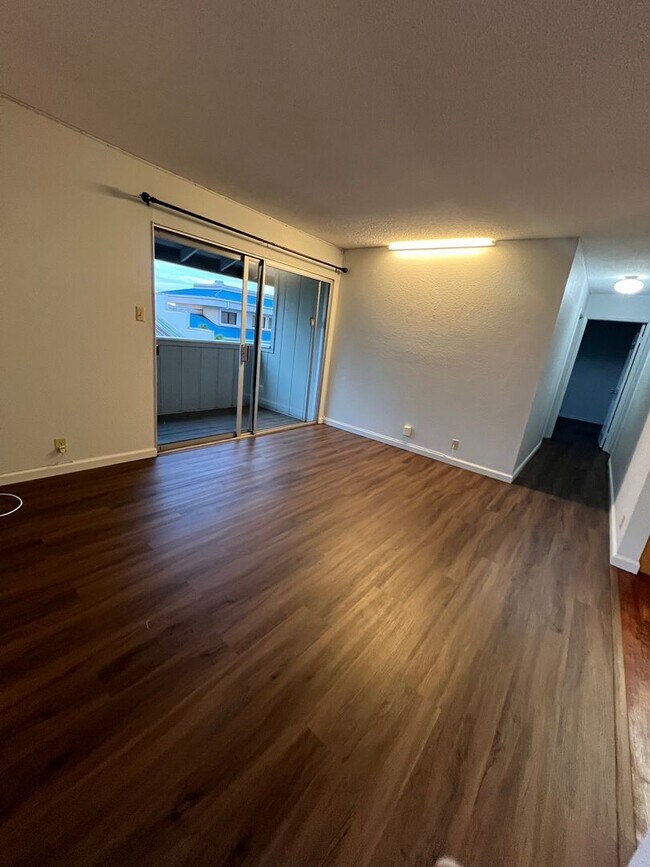 Building Photo - 2 bedroom / 1 bath Unit with 1 parking stall #134.  **First Showing on Tuesday, February 3, 2026 ...