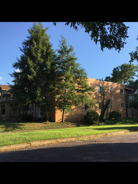 Building Photo - 1201 7th St