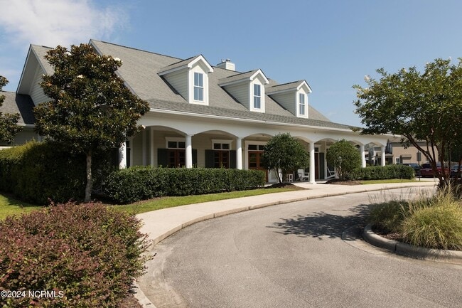 Building Photo - 3121 Lobelia Ln