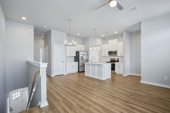 Building Photo - 5751 Spring Stuebner Rd