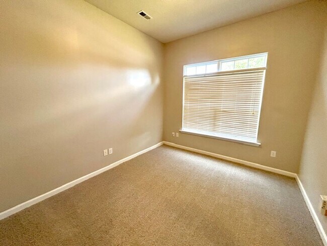 Building Photo - Coming soon! 10/10 Charming 3-bedroom bric...