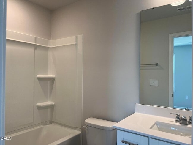 Building Photo - 642 Gimari Dr