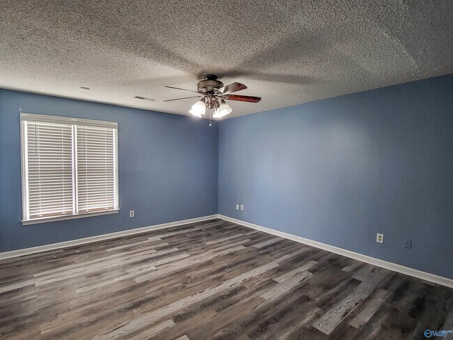 Building Photo - 308 Red Oak Rd