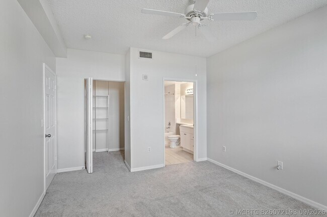 Building Photo - 616 Clearwater Park Rd