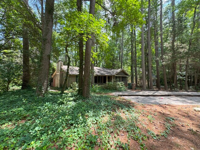 Building Photo - 285 High Meadow Dr