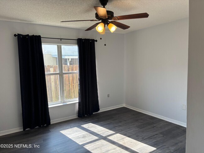 Building Photo - 7086 Shady Pine Ct