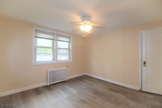 Building Photo - 592 Sherman Ave