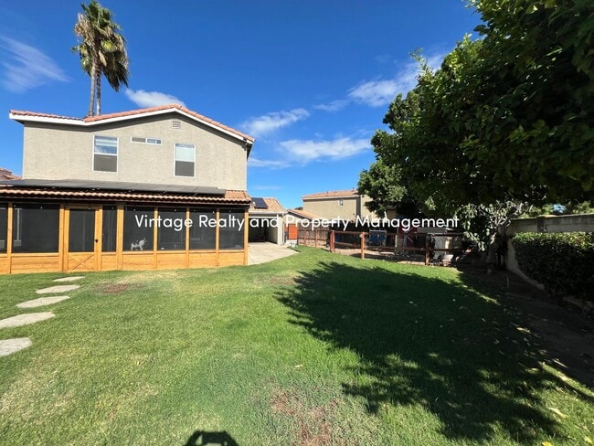 Building Photo - Ready To Go Top Of The Line 4 Bedroom Two Story Home!!!