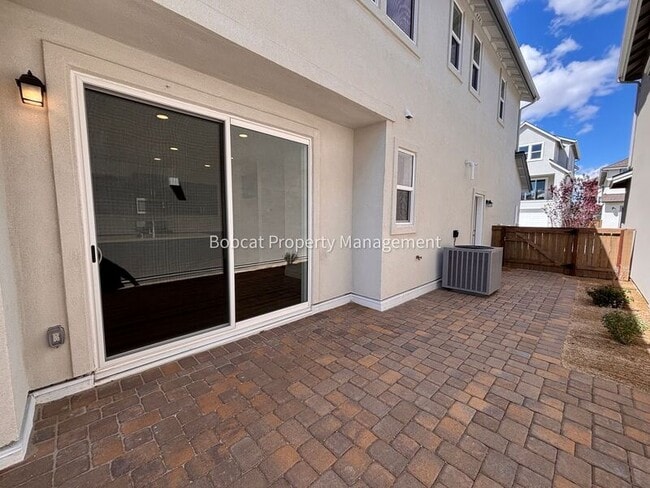 Building Photo - 1150 Little Ln