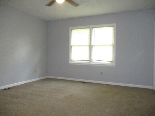 Building Photo - 111 Elfreth Ln