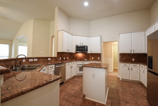 Building Photo - 22 E Hobbit Glen Dr