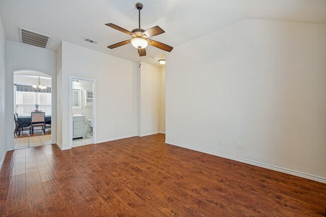 Building Photo - 1615 Bur Oak Dr