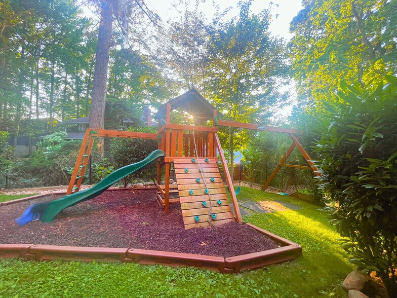 Deluxe professionally installed playground set - 10 Lundy Ln