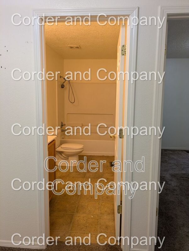 Building Photo - 949 Waterfall Dr