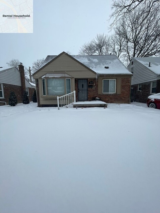 Building Photo - Classic Charm Meets Modern Comfort- $1400