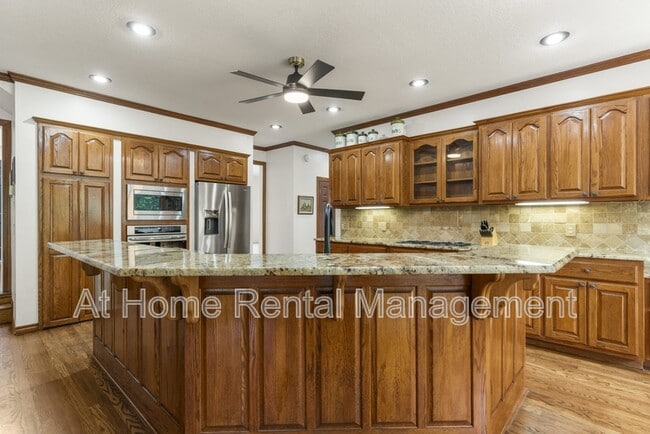 Building Photo - 1220 Renaissance Dr
