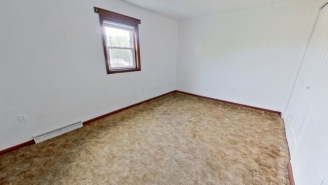 Building Photo - Apartment