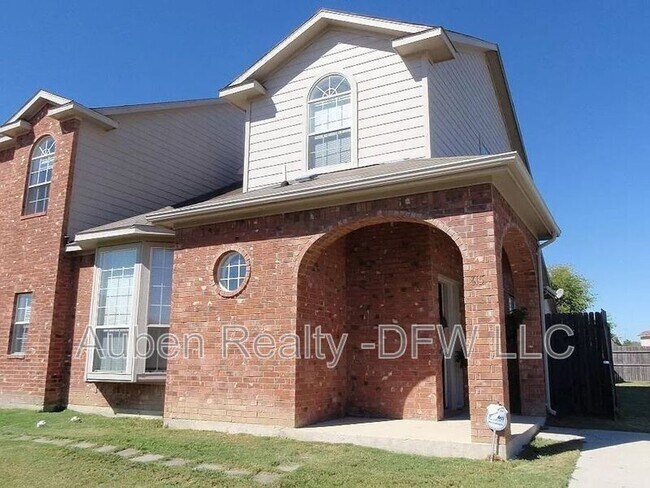 Building Photo - 815 Valleybrooke Dr