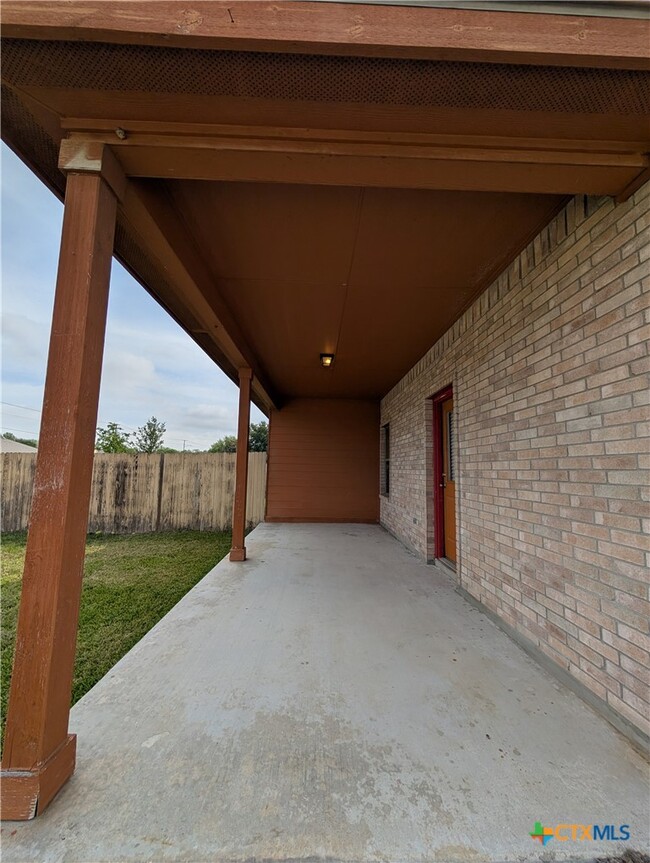 Building Photo - 229 Anne Louise Dr