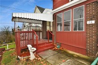 Building Photo - Beautifully Remodeled 3 Bedroom House in C...