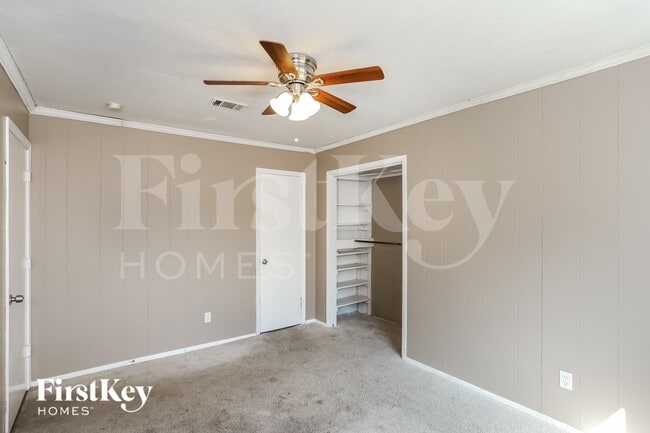 Building Photo - 2907 E Mitchell St