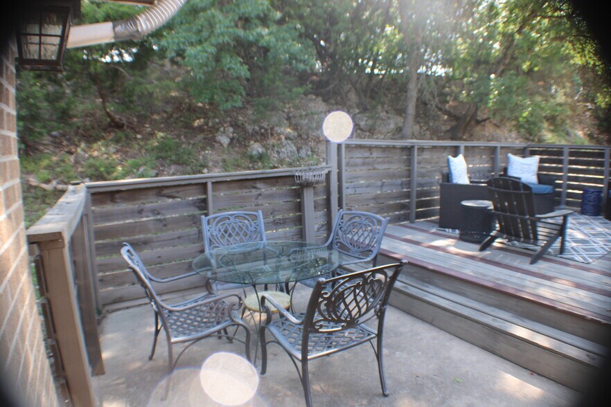 Building Photo - 1307 Sherry Ln