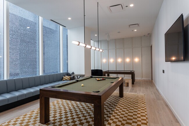 Building Photo - 1000 S Michigan Ave