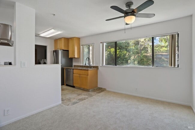 Building Photo - 219 Sea Crest Cir