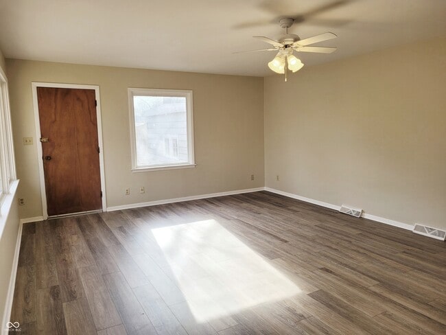 Building Photo - 1130 Tuck a Way Ridge Dr