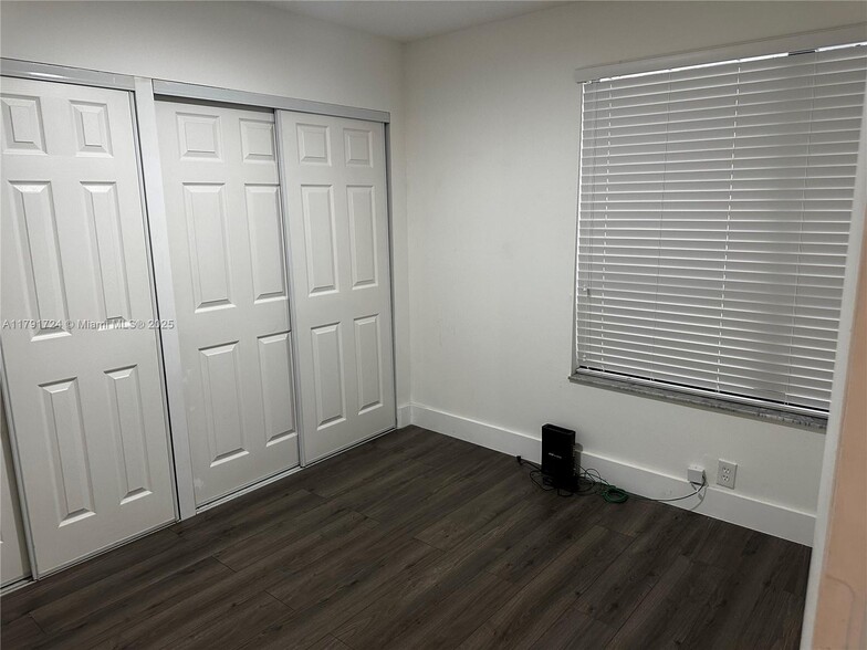 Building Photo - 13350 SW 88th Ter