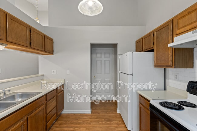 Building Photo - 2720 Chelsea Woods Ct