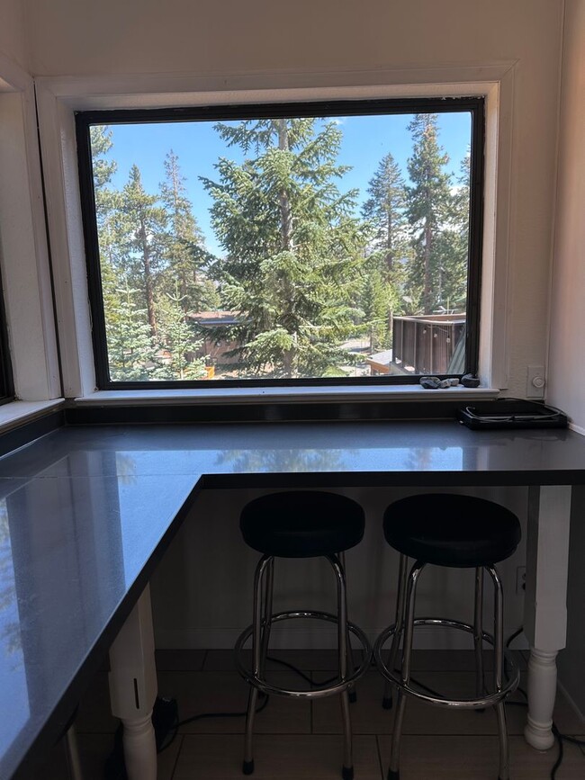 Building Photo - Modern 4-Bedroom Home Near Canyon Lodge – ...
