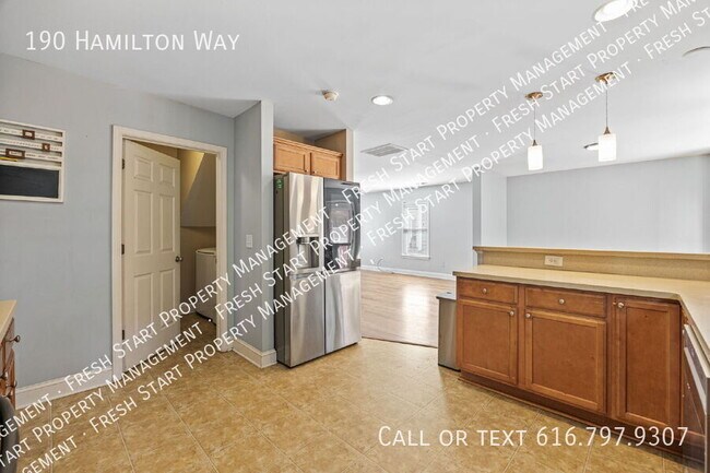 Building Photo - 190 Hamilton Way