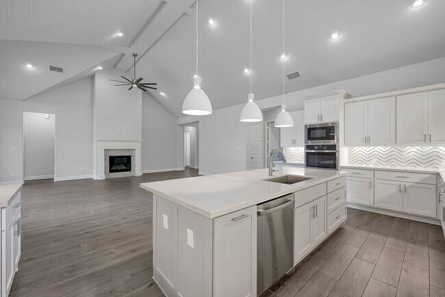 Building Photo - 8431 Willow Whisper Ln