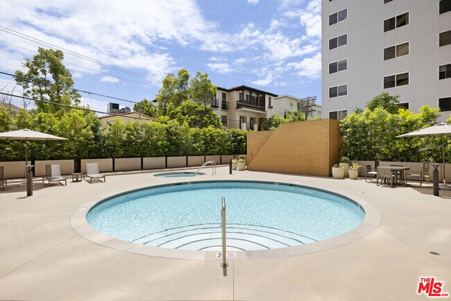 Building Photo - 10430 Wilshire Blvd