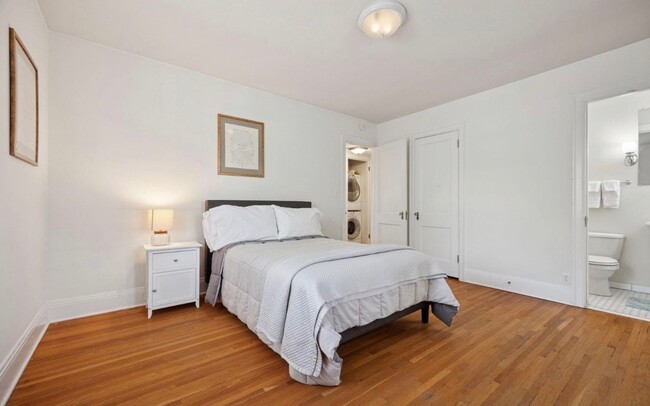 Building Photo - 1785 Dupont Ave S