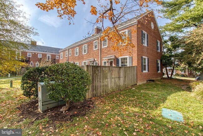 Building Photo - 4638 30th Rd S