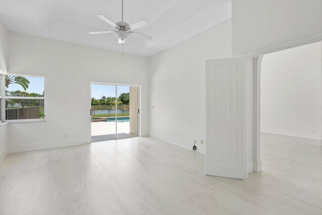 Building Photo - 20321 Hacienda Ct