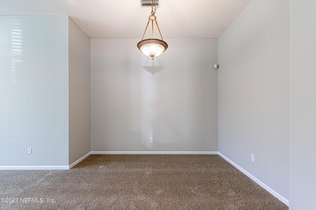 Building Photo - 2141 Stone Creek Dr