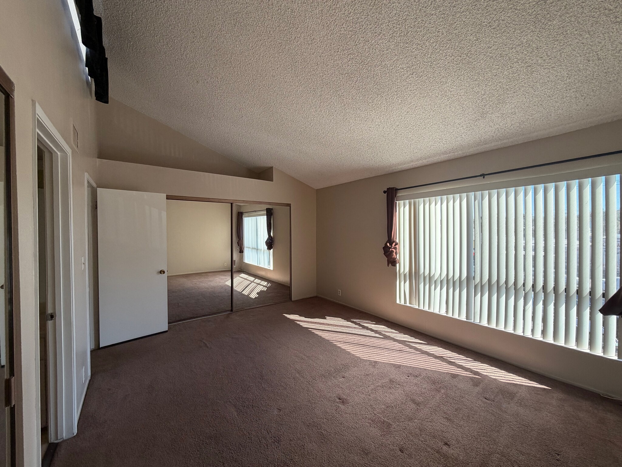 Building Photo - 7226 Jordan Ave