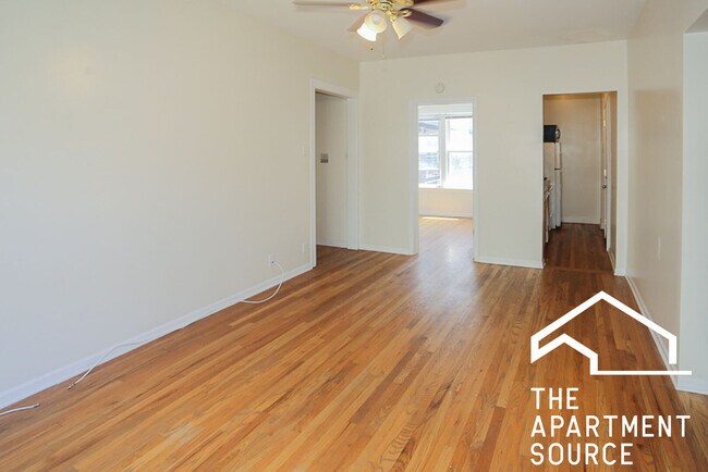 Building Photo - 3914 N Pine Grove Ave