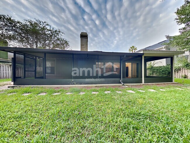 Building Photo - 2120 Pebble Creek Ln