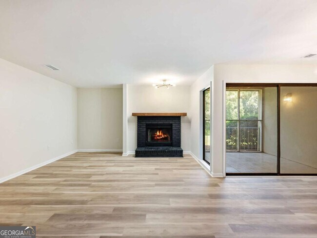 Building Photo - 605 Candler St