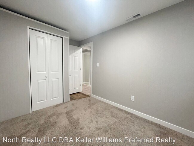 Building Photo - 2 br, 1 bath House - 1184 Clinton St. #B