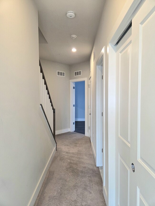 Building Photo - 820 Fern Pl NW