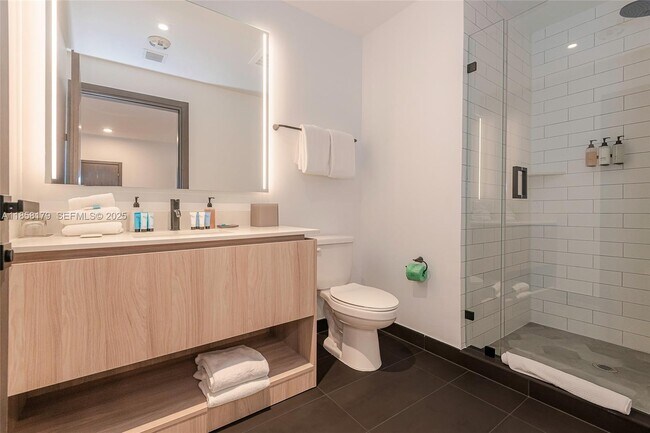 Building Photo - 398 NE 5th St