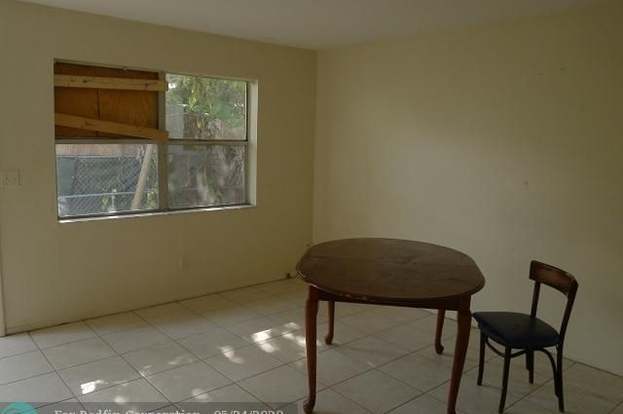 Building Photo - 1406 Arpeika St