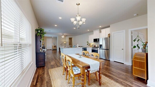 Building Photo - 918 Fork Ct
